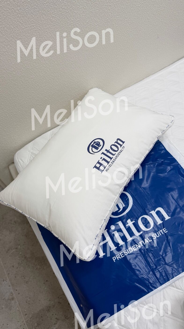 Подушка Hilton Garden